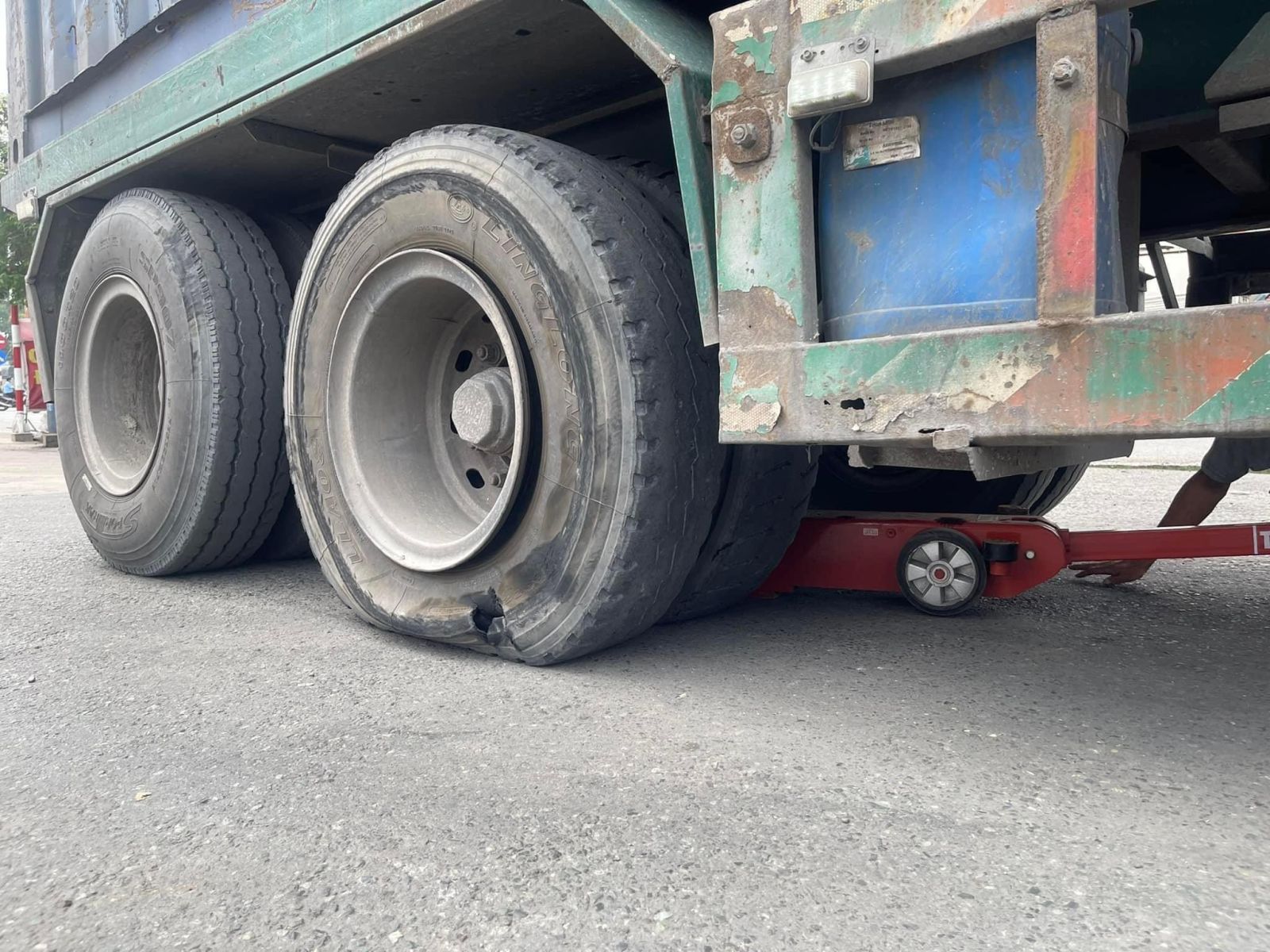 TẠI SAO CẦN THAY  LỐP XE MỚI - TẠI ĐỊA CHỈ UY TÍN 